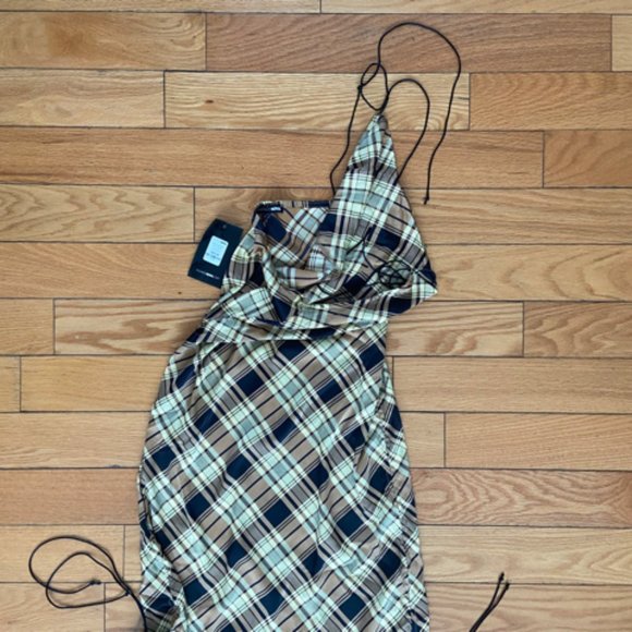 Bodycon Dress With Adjustable Neck Strings and Length Strings - Picture 5 of 5